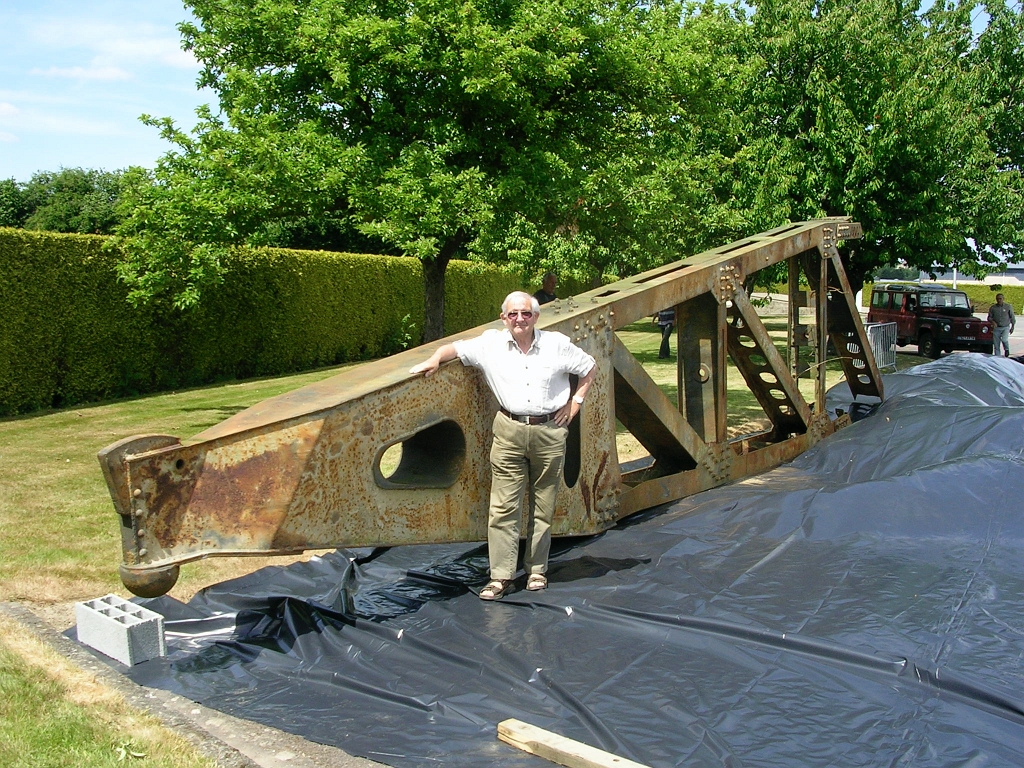 20110601 WHALE:BALEINE 2 Arrives in Vire From Brécey 13.jpg